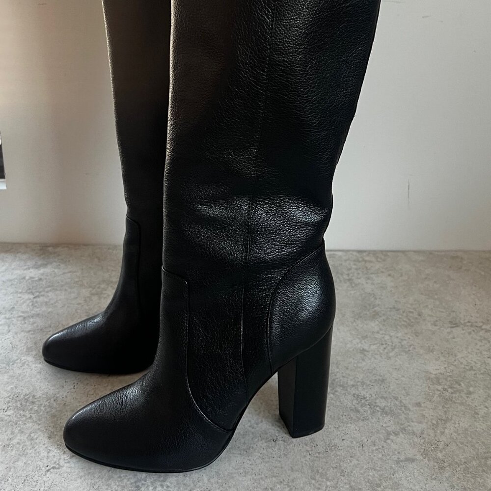 Leather black Banana Republic heel boots size 8.5